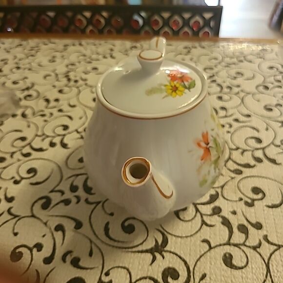 Japanese Teapot  - Picture 4 of 7